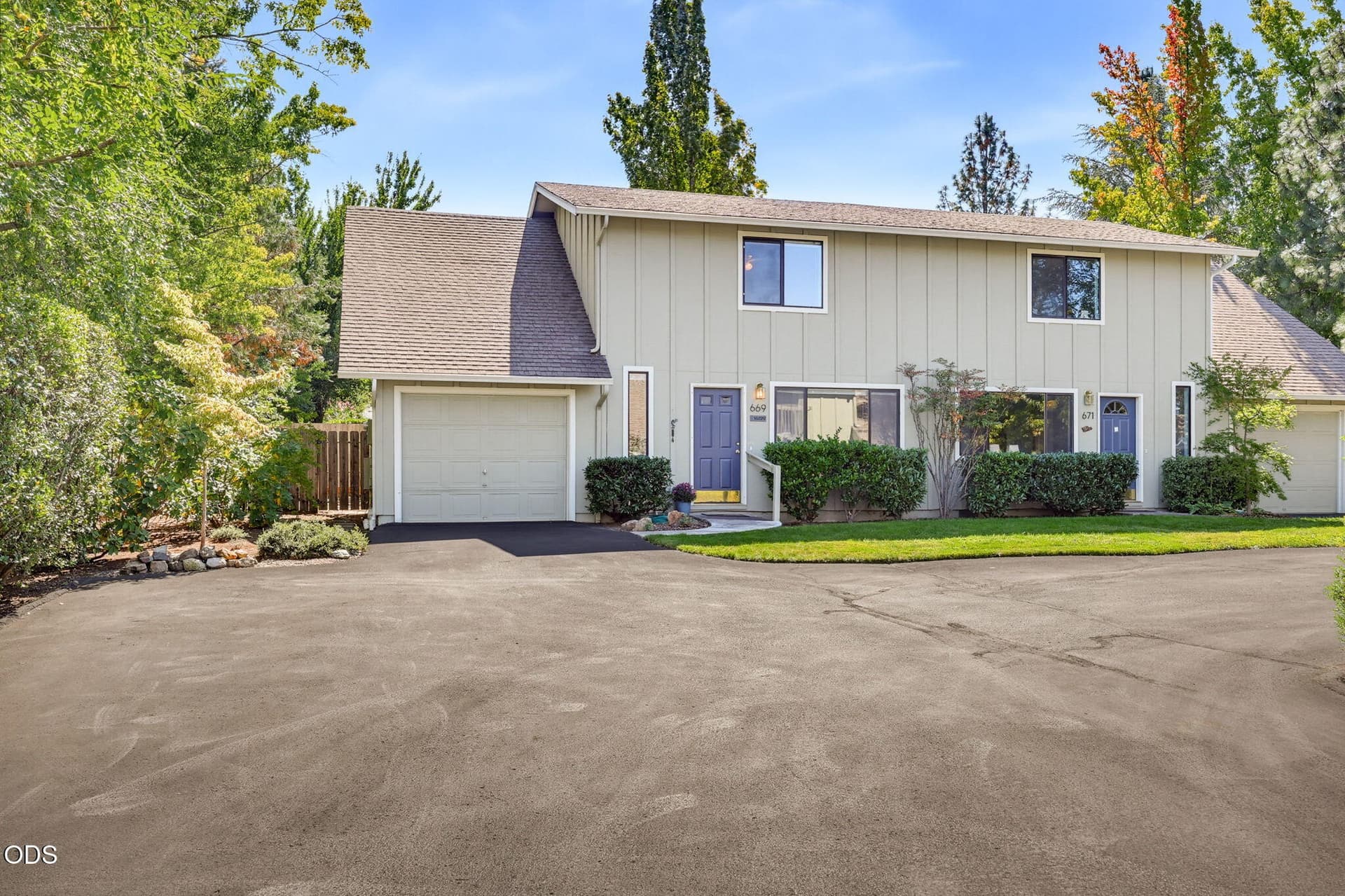 ApxPS00002. Photo 2 of 34, 669 Park Street, Ashland, OR 97520