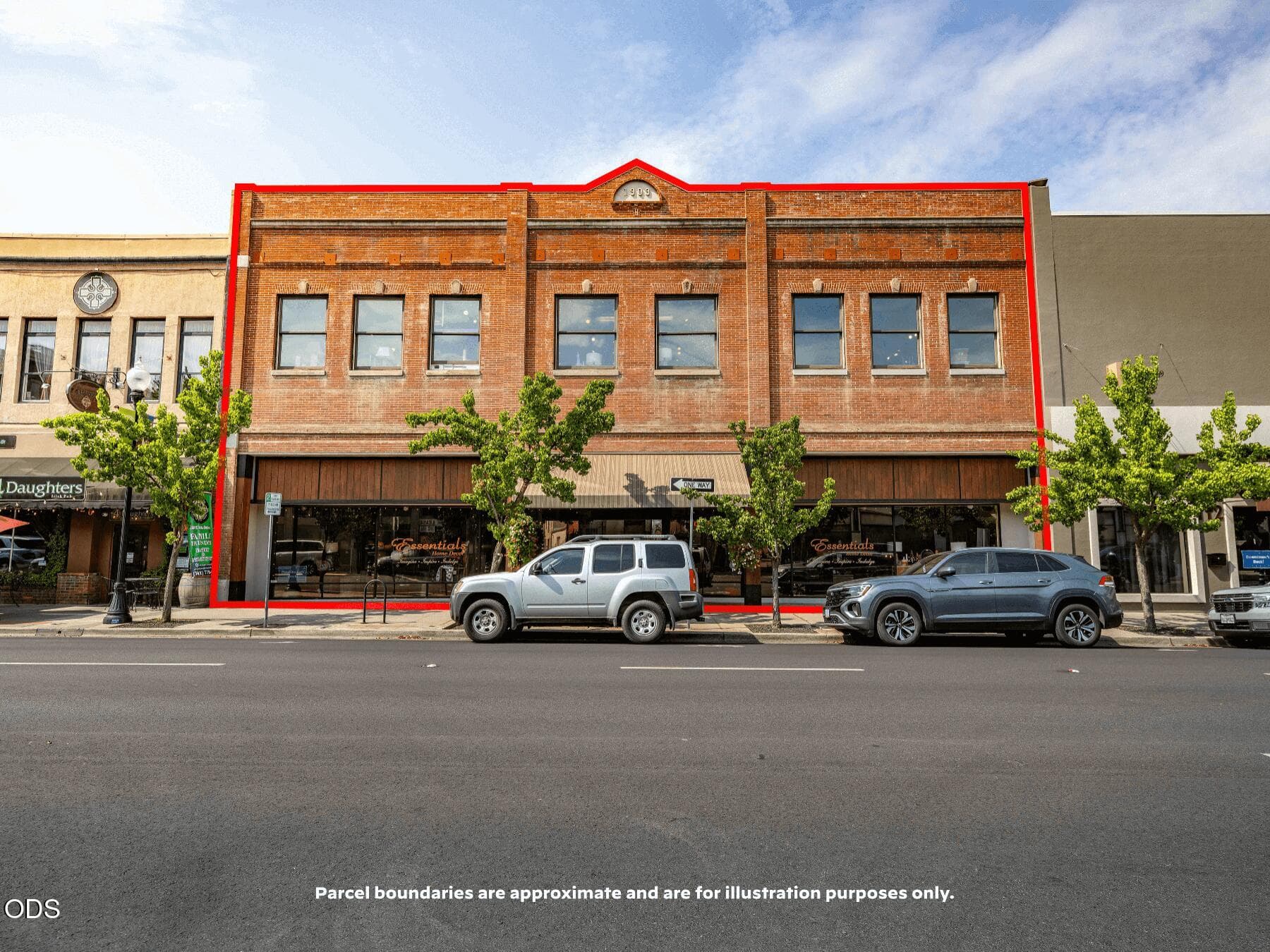 1. Photo 1 of 43, 114 W Main Street, Medford, OR 97501