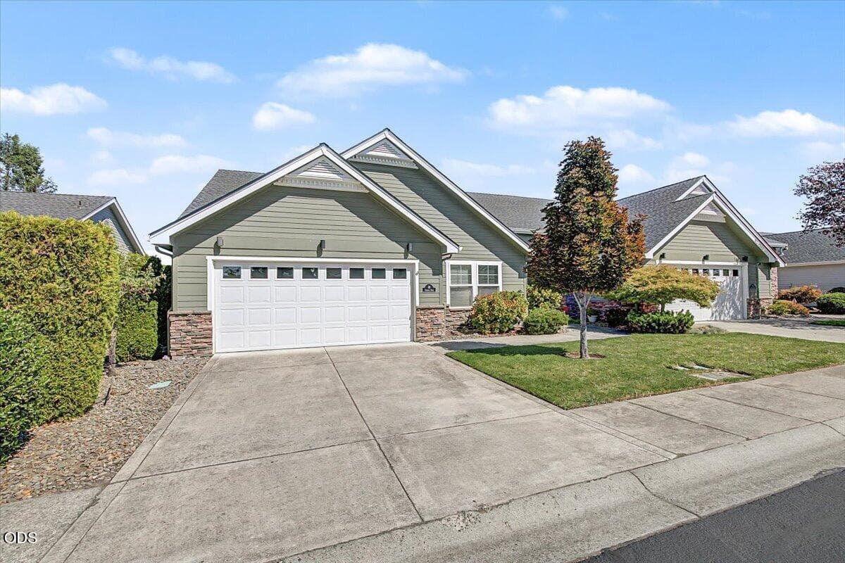 02-2. Photo 2 of 50, 89 Skyhawk Drive, Eagle Point, OR 97524