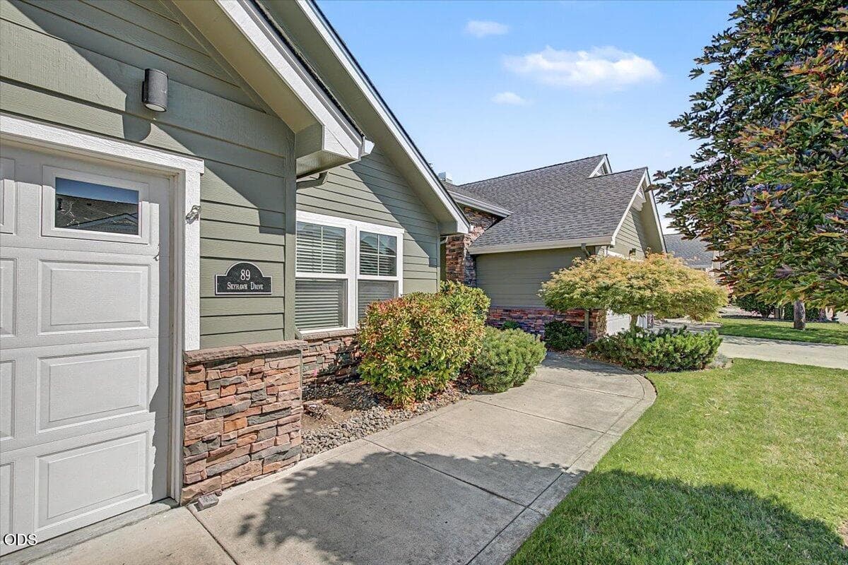06-6. Photo 5 of 50, 89 Skyhawk Drive, Eagle Point, OR 97524