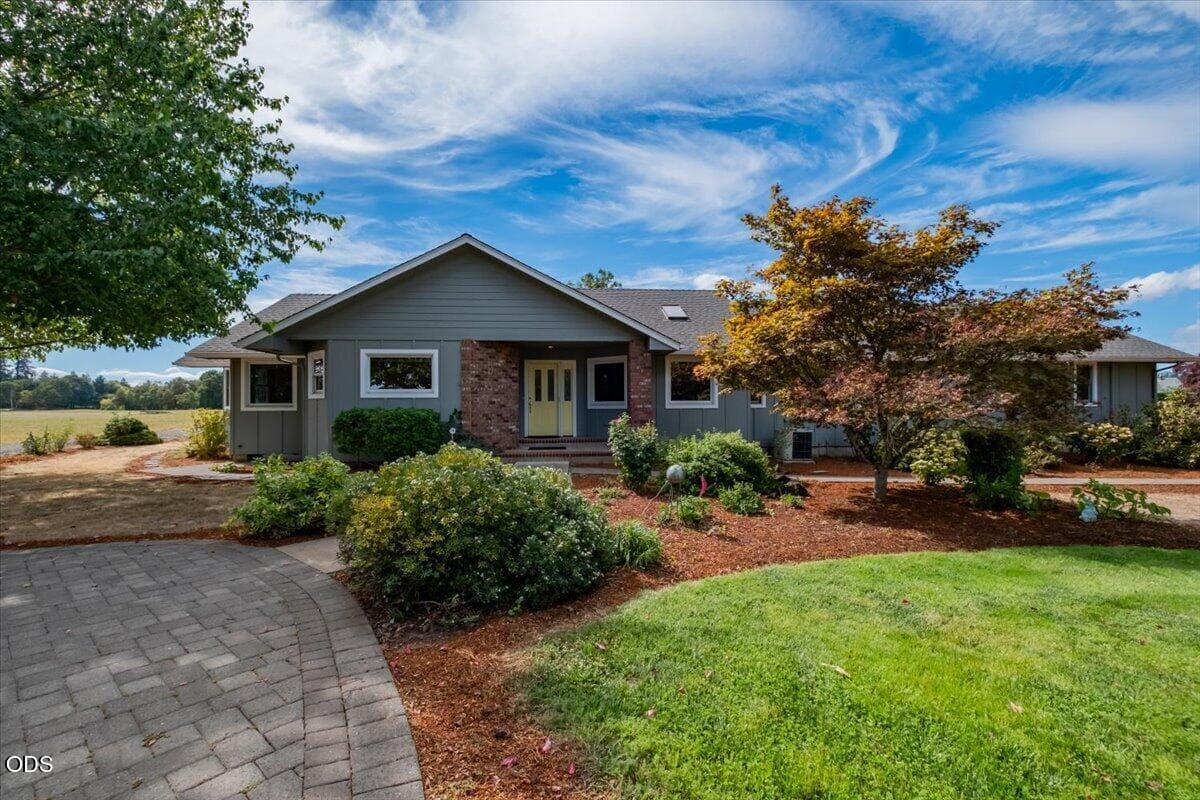 3. Photo 3 of 49, 33844 SE White Oak Road, Corvallis, OR 97333