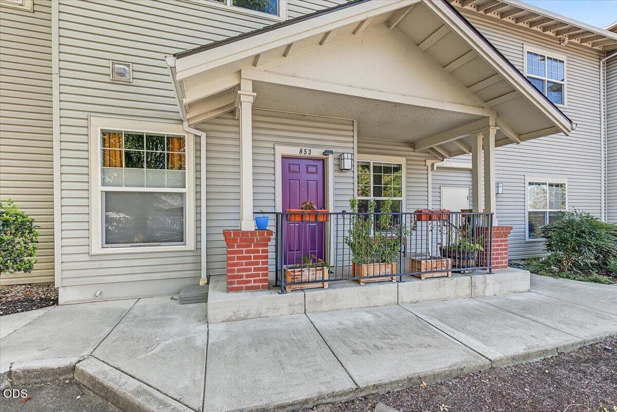 02-2. Photo 1 of 42, 853 Pavilion Place, Ashland, OR 97520