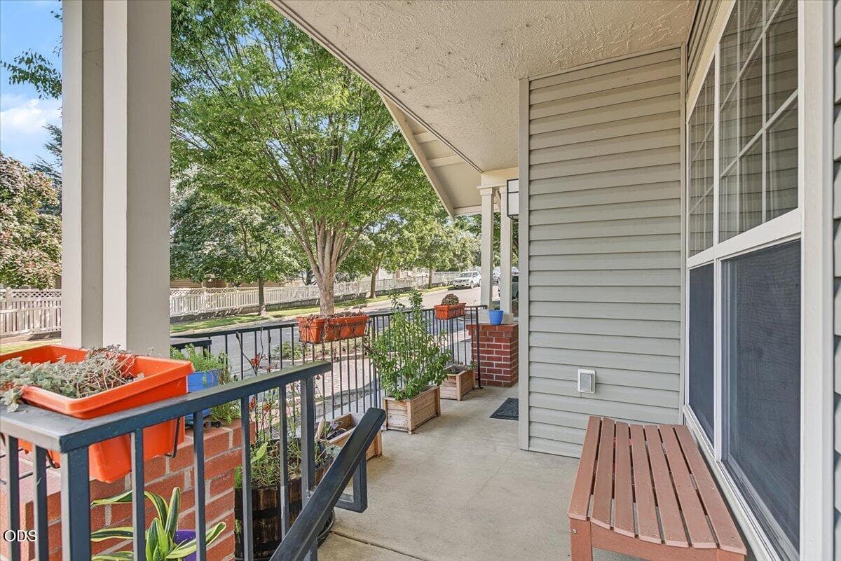 08-8. Photo 4 of 42, 853 Pavilion Place, Ashland, OR 97520