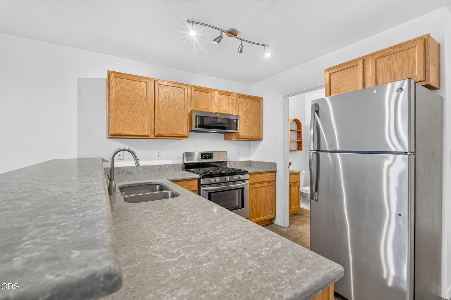 130_SW 23rd_Pro Property Photos_Bend Rea. Photo 4 of 28, 2610 SW 23rd Street Unit UNIT 11, Redmond, OR 97756