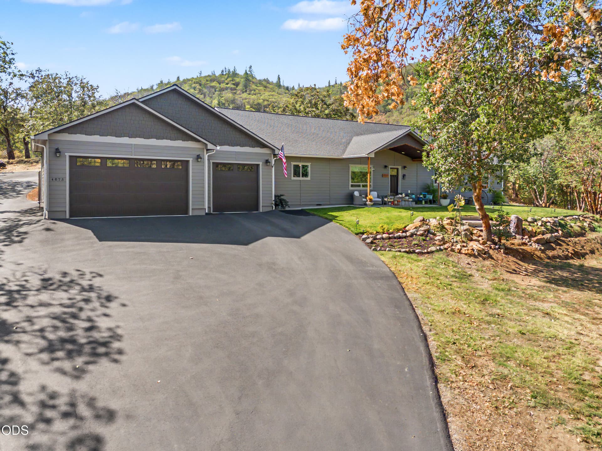 2. Photo 2 of 47, 4873 Old Stage Road, Central Point, OR 97502