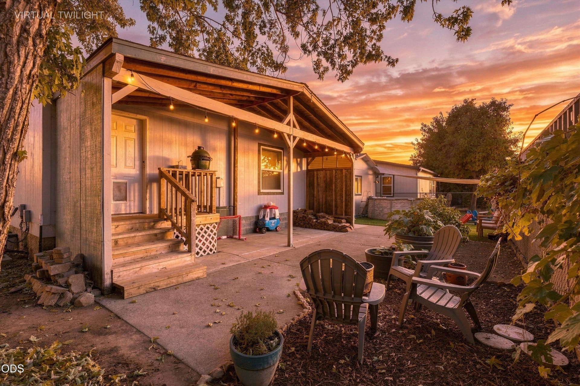 Front of house. Photo 1 of 32, 1635 SW Sun Glo Drive, Grants Pass, OR 97527