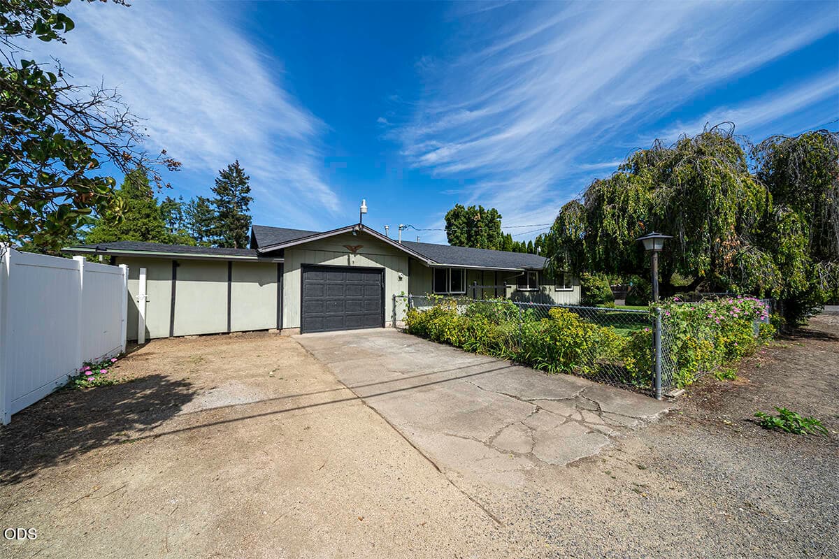 DSC03505-HDR-Edit. Photo 2 of 36, 2554 Stearns Way, Medford, OR 97501