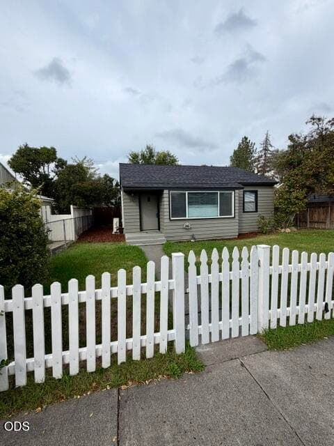 barb front. Photo 2 of 27, 947 SW 14th Street, Redmond, OR 97756