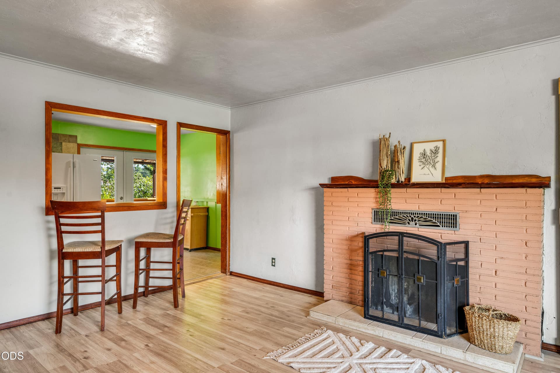 18-INT (2 of 13). Photo 4 of 27, 455 NE 11th Street, Grants Pass, OR 97526