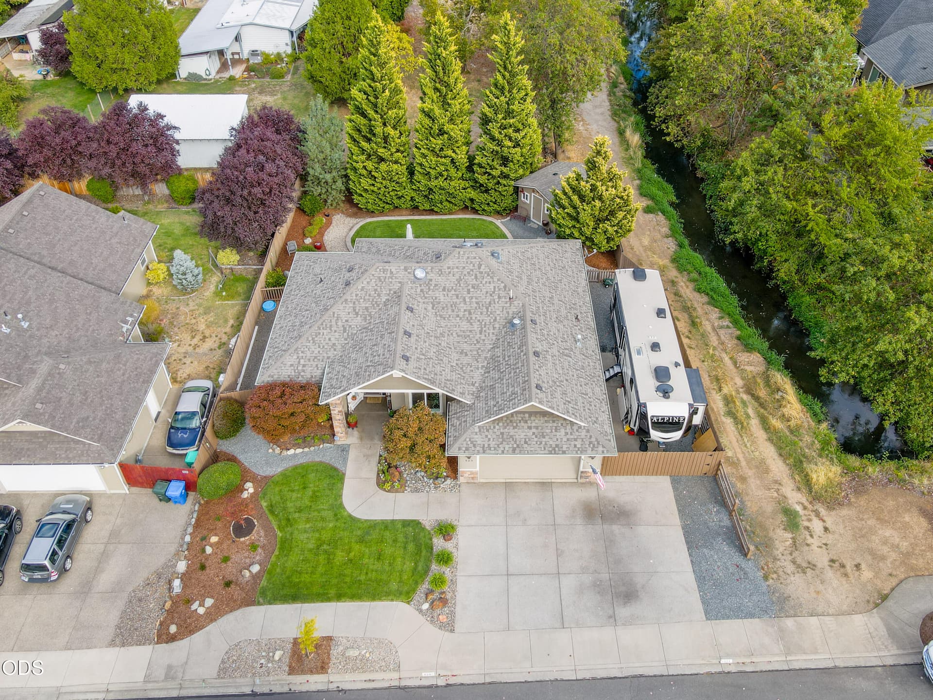2. Photo 2 of 45, 523 SE Jaylen Drive, Grants Pass, OR 97527