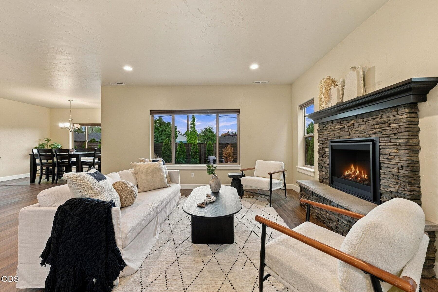 4. Photo 4 of 48, 20597 SE Gemstone Avenue, Bend, OR 97702