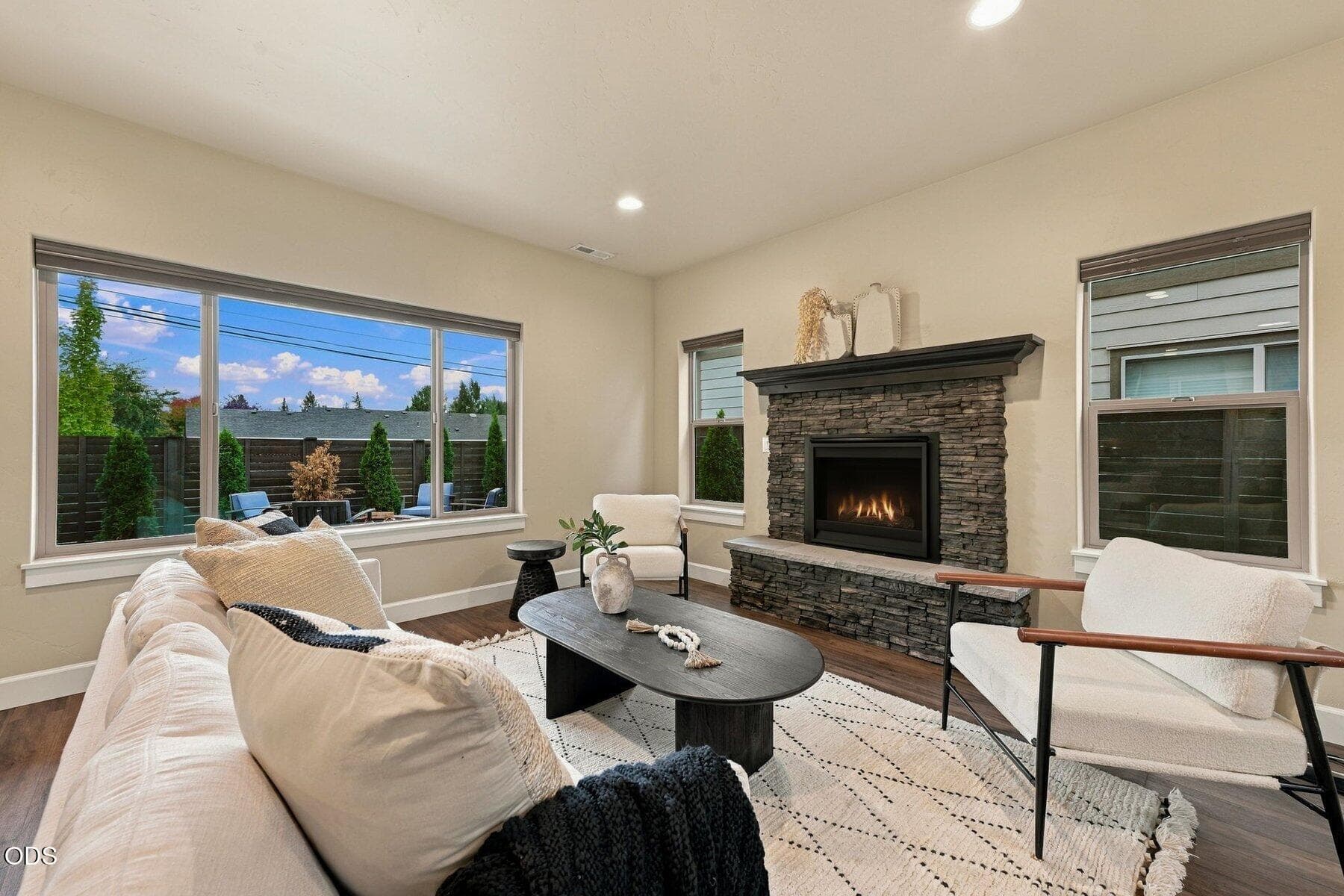 5. Photo 5 of 48, 20597 SE Gemstone Avenue, Bend, OR 97702