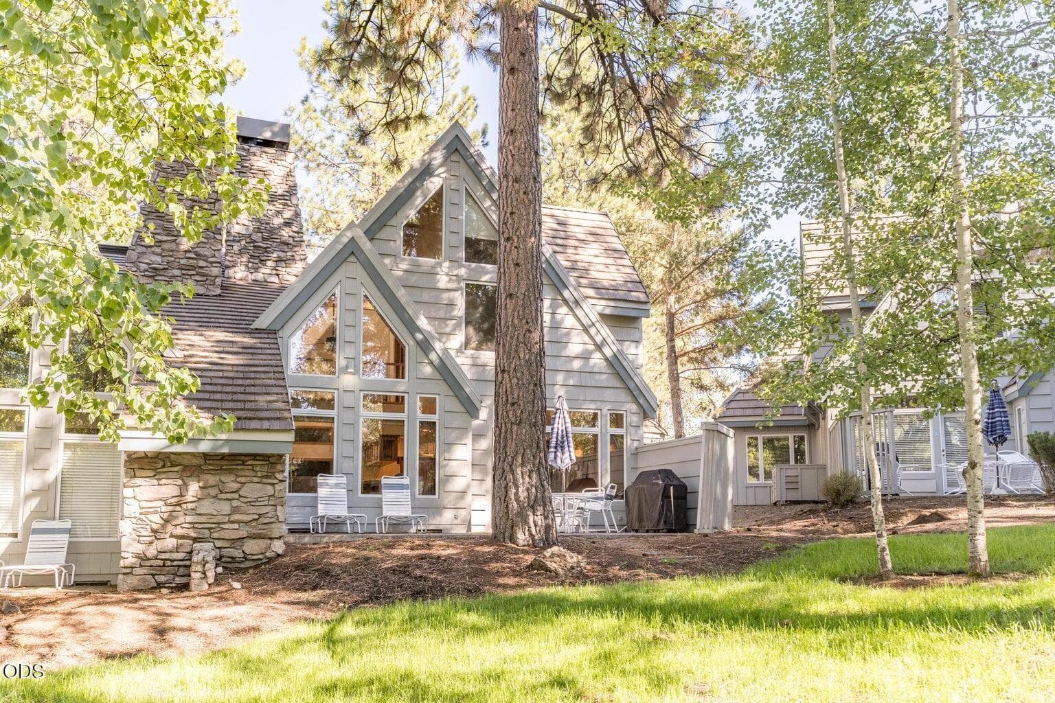 23. Photo 1 of 18, 57046 Peppermill Circle Unit 26D, Bend, OR 97707