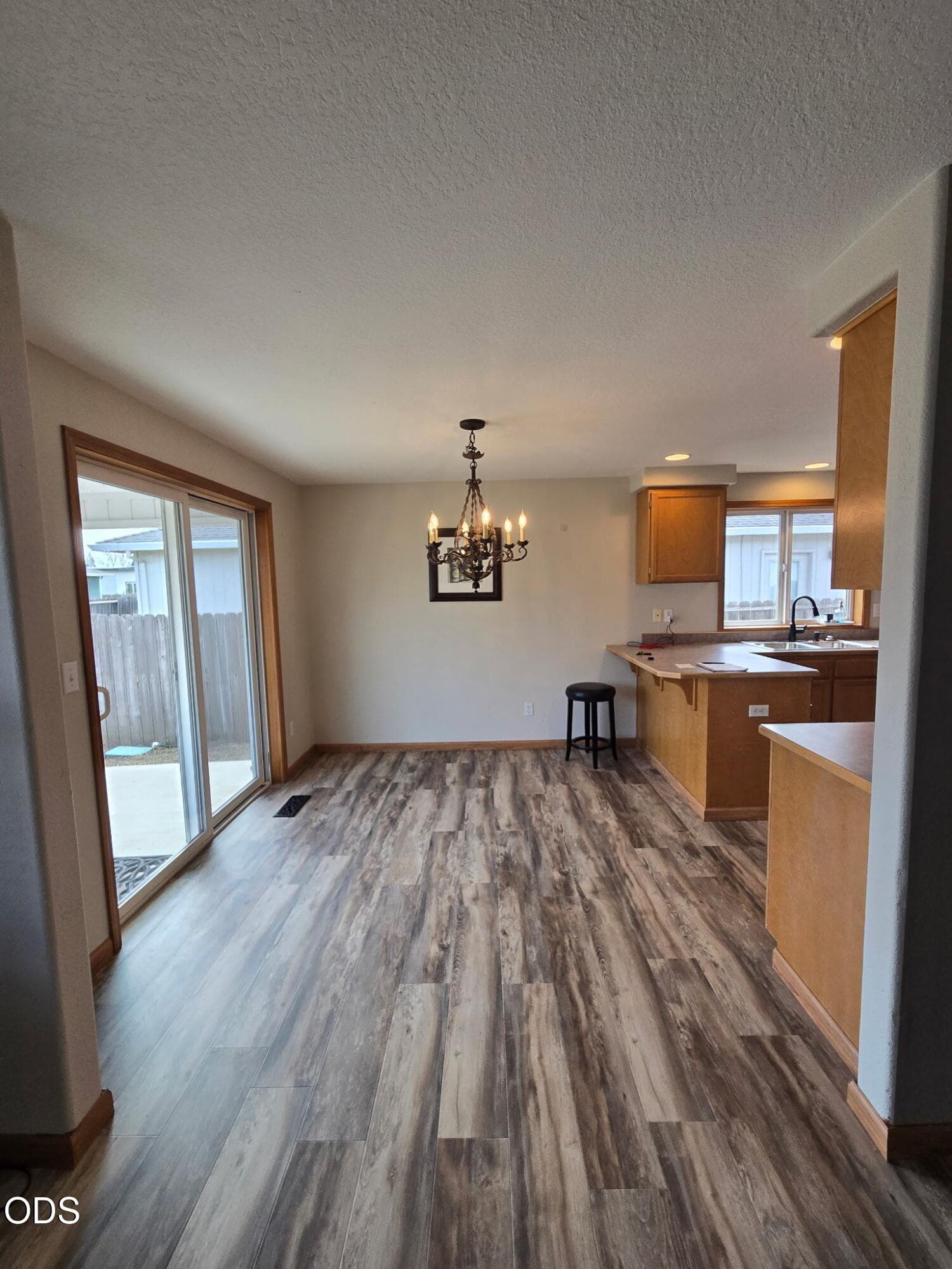 1000015176. Photo 4 of 31, 1826 Northwood Drive, Central Point, OR 97502