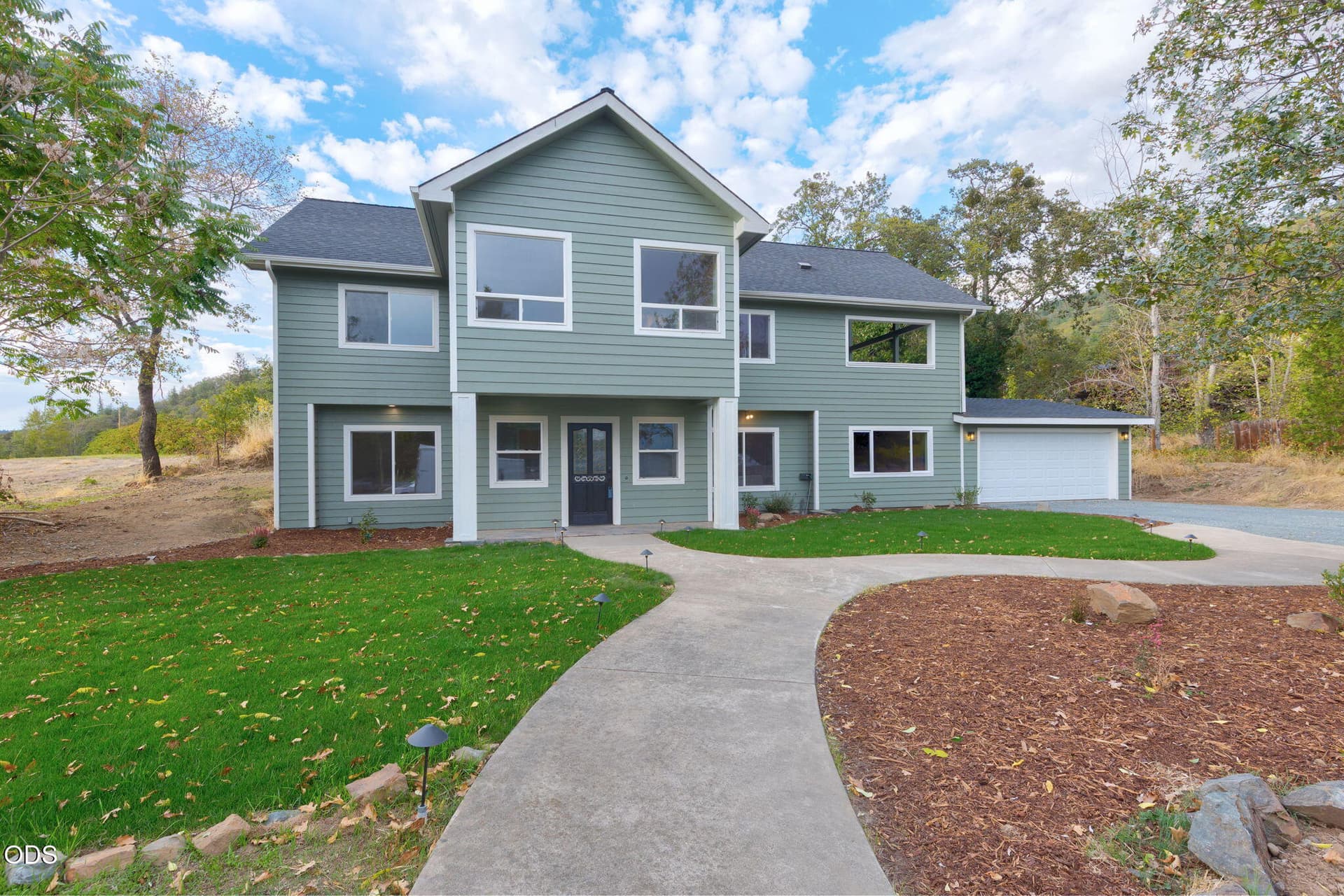 1-web-or-mls-1690-ne-beacon-dr. Photo 1 of 47, 1690 NE Beacon Drive, Grants Pass, OR 97526