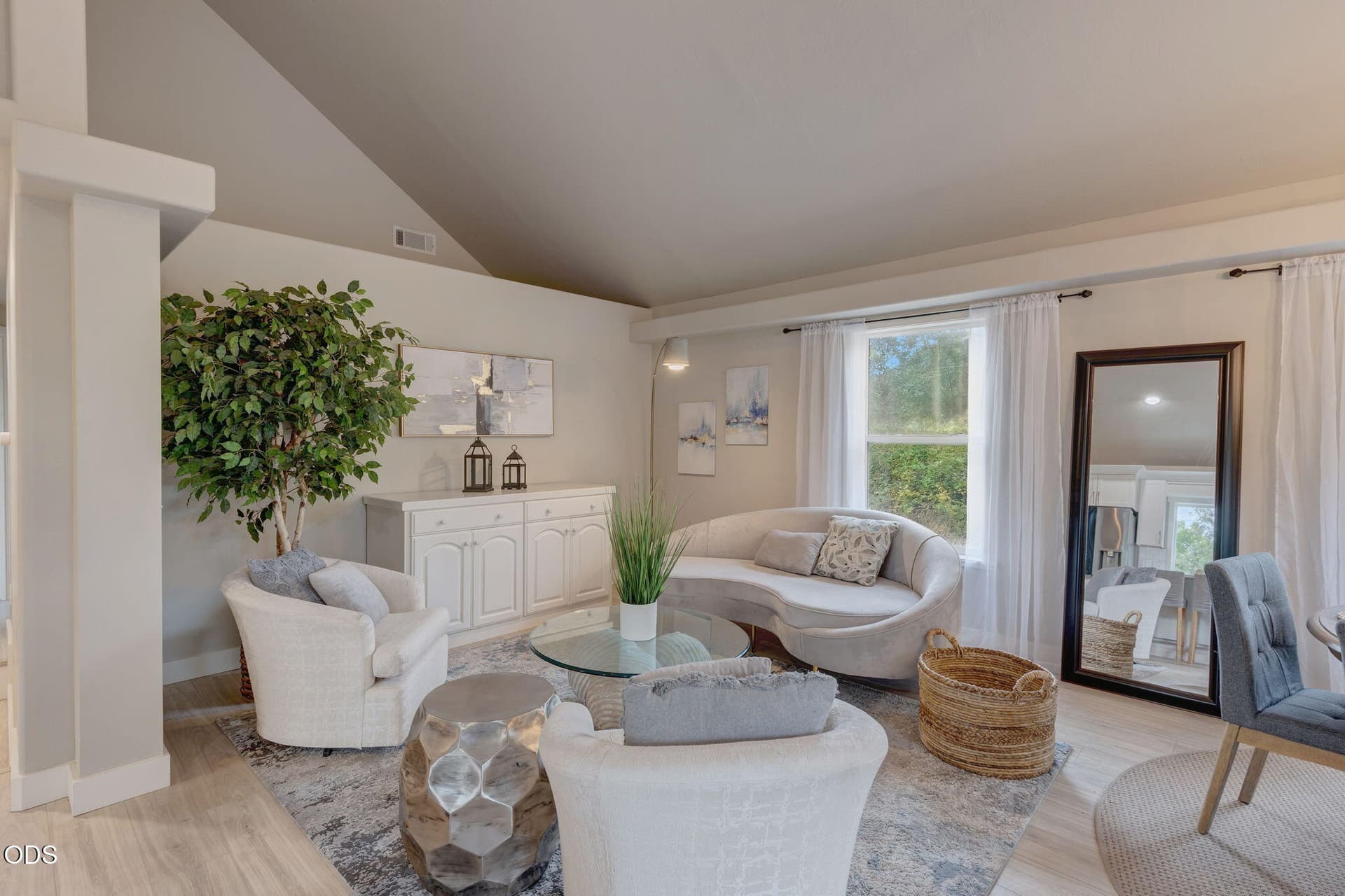 8-web-or-mls-1690-ne-beacon-dr. Photo 4 of 47, 1690 NE Beacon Drive, Grants Pass, OR 97526