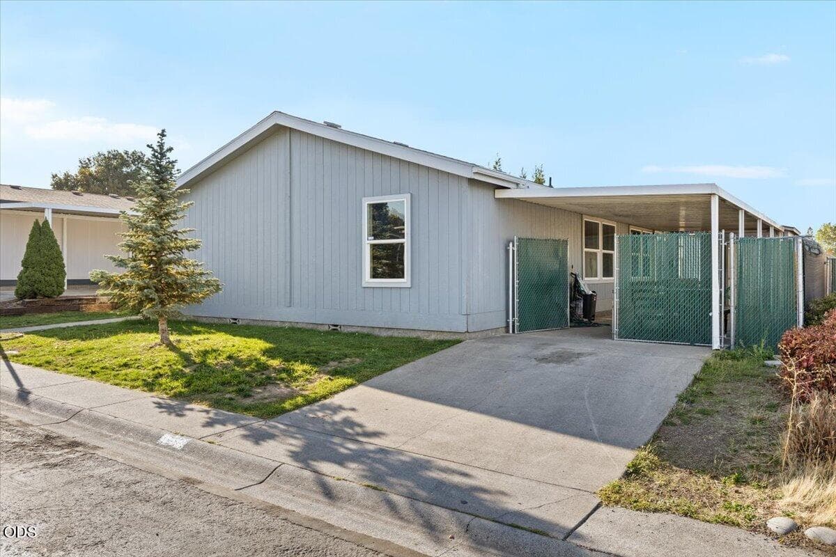 02 2318 Lara Lane. Photo 1 of 27, 2318 Lara Lane, Central Point, OR 97502