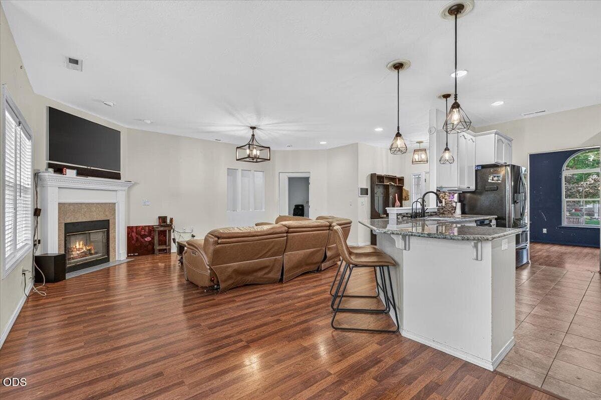 10-10. Photo 5 of 36, 660 Valley Oak Boulevard, Central Point, OR 97502