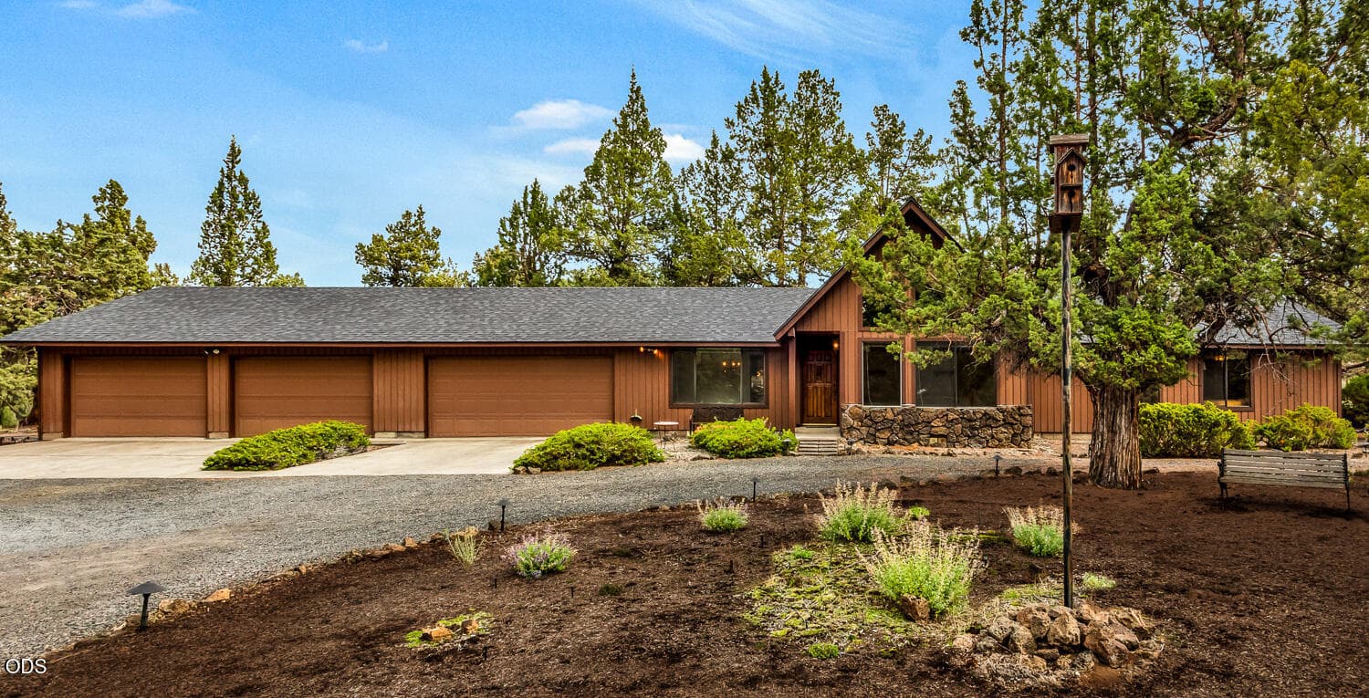 Front. Photo 3 of 34, 64552 Sylvan Loop, Bend, OR 97701