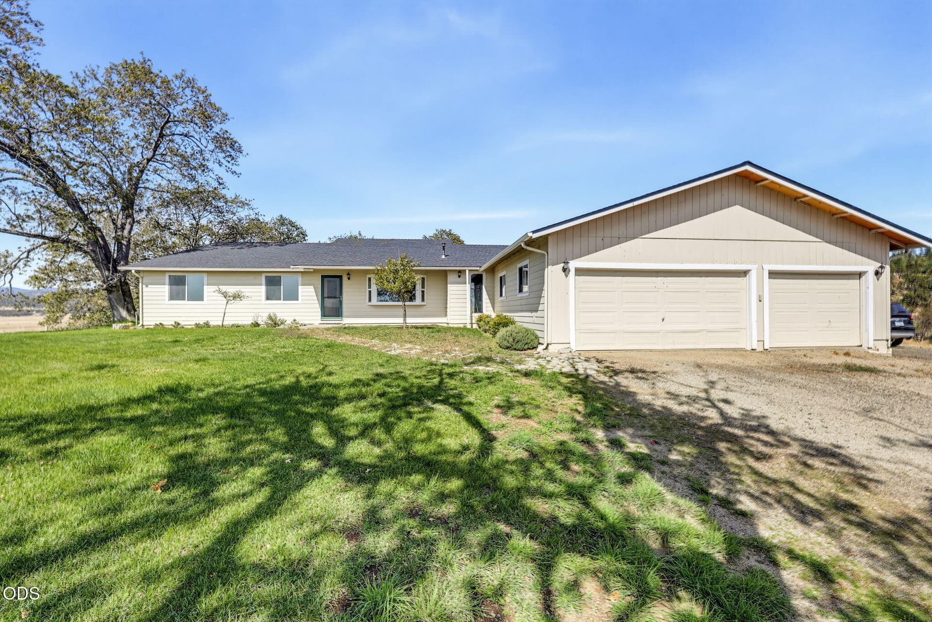 49.86 acres, barn, multi-purpose bldgs. Photo 1 of 58, 4272 Beagle Road, White City, OR 97503