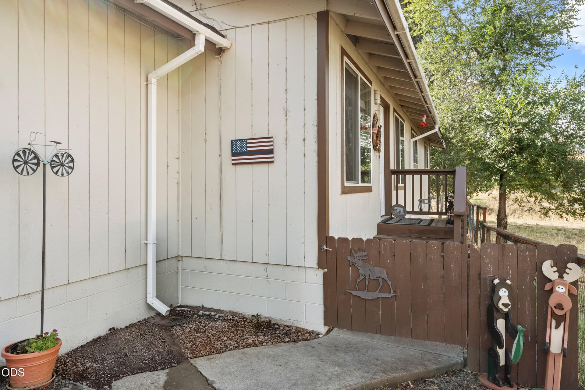 5_118 nevada st-05. Photo 4 of 49, 118 Nevada Street, Klamath Falls, OR 97601