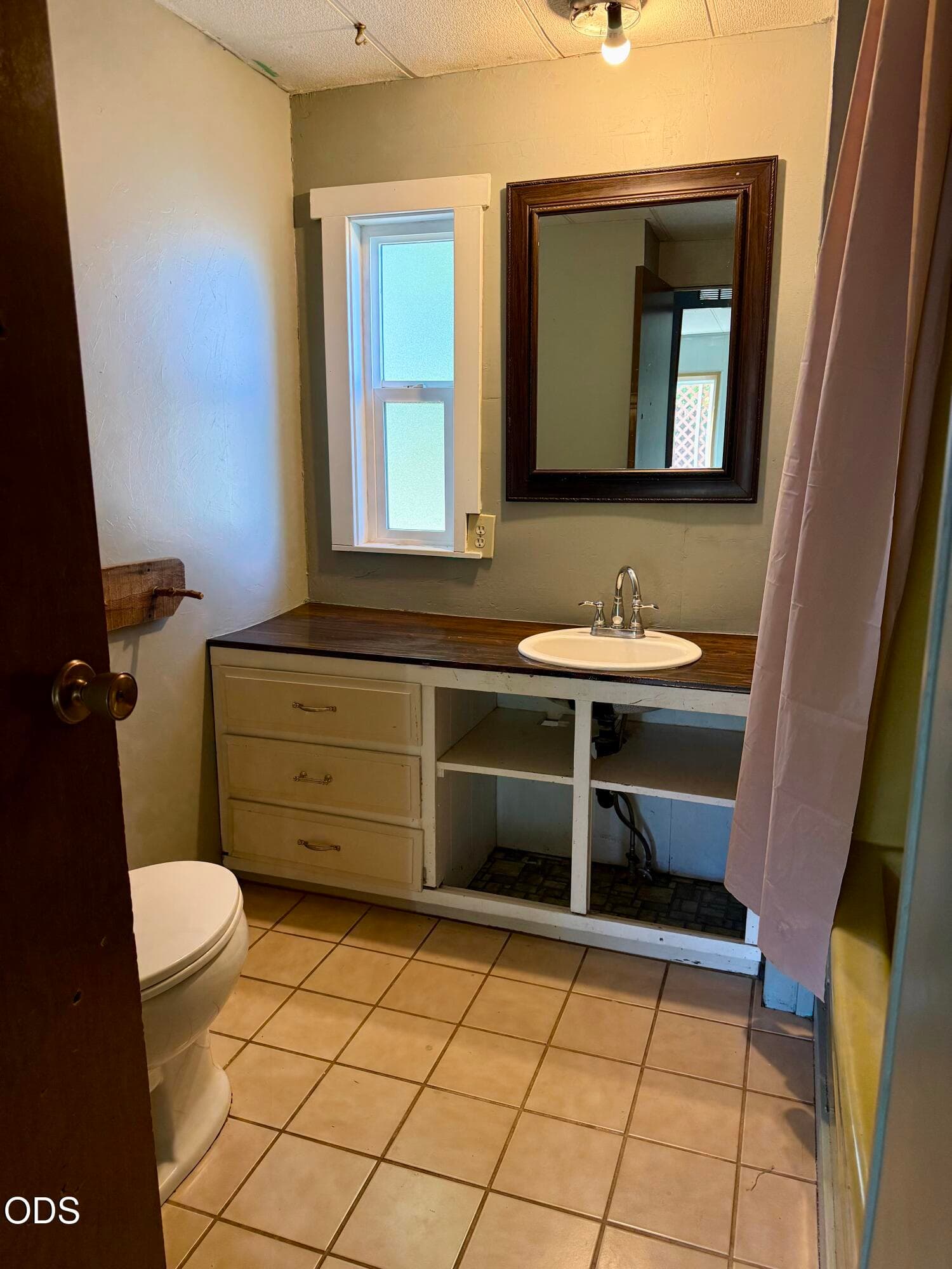 Bathroom. Photo 5 of 6, 939 S Valley View Road Unit UNIT 25, Ashland, OR 97520