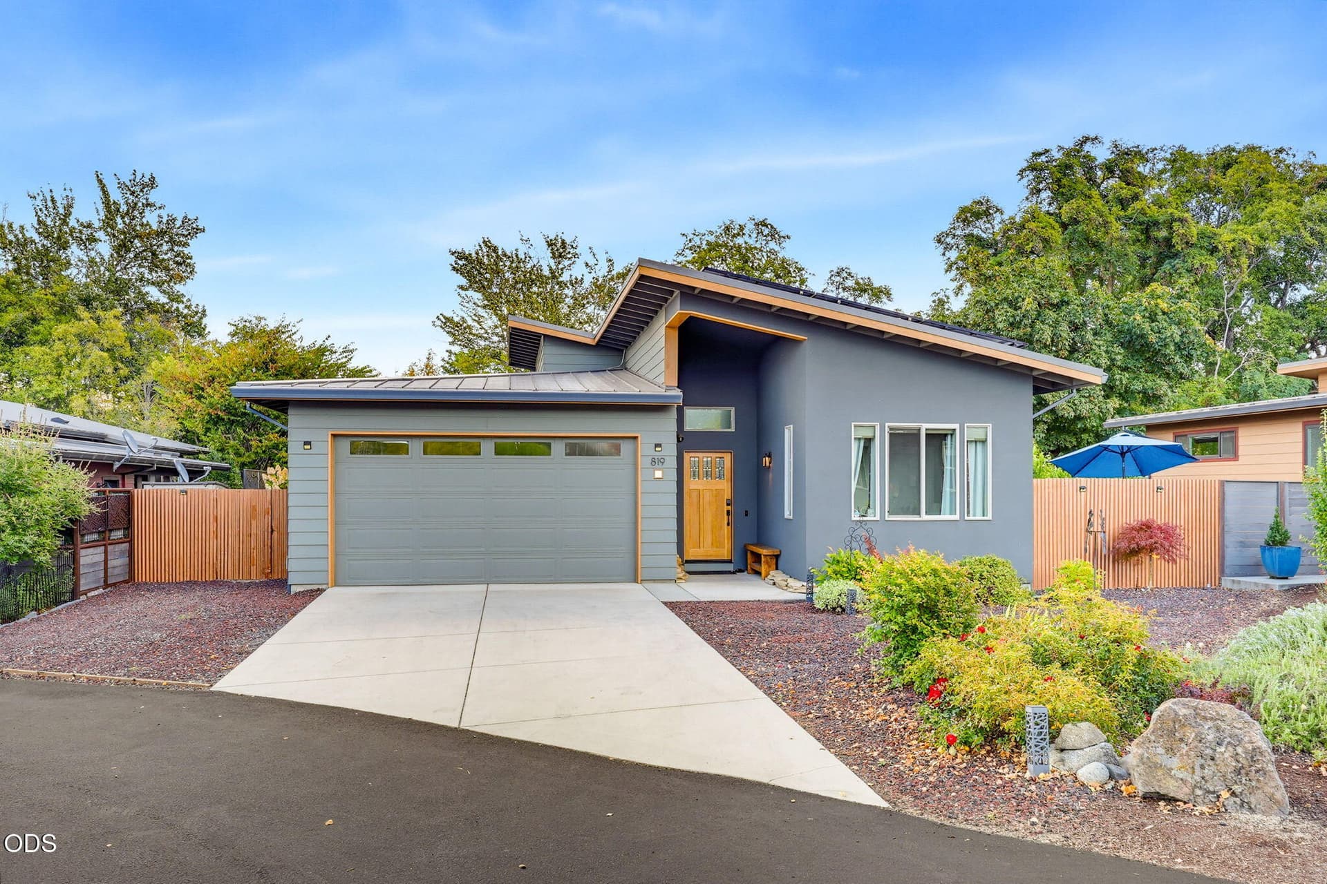 ApxBL00001. Photo 1 of 46, 819 Briggs Lane, Ashland, OR 97520