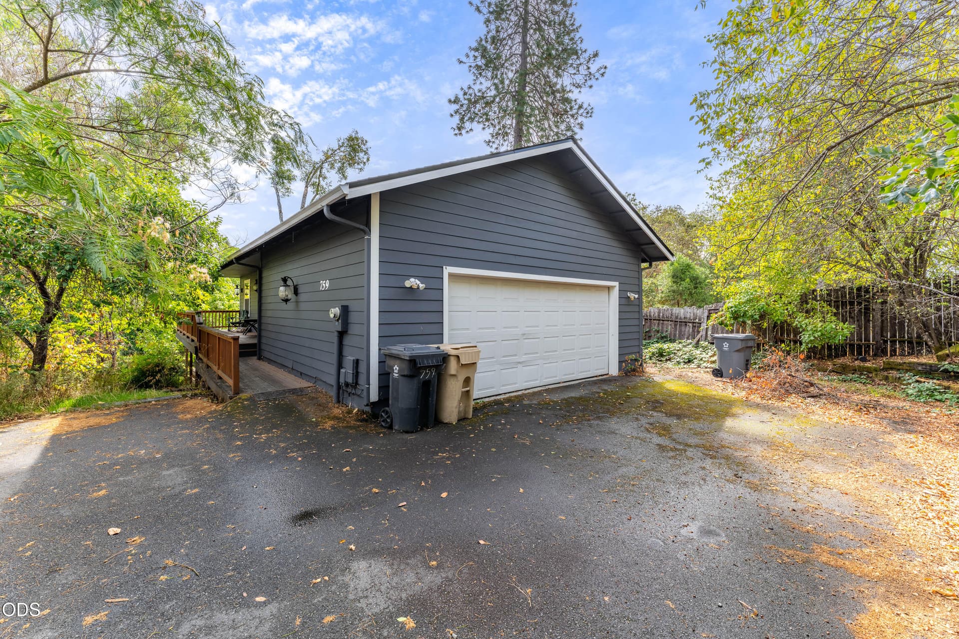 03-EXT (3 of 6). Photo 2 of 18, 759 NW Bellevue Place, Grants Pass, OR 97526