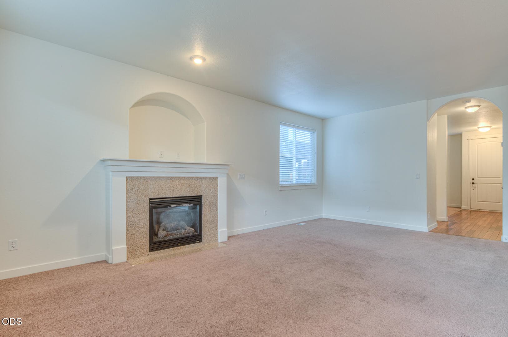 828 NE Locksley Dr., Bend, OR - 14. Photo 3 of 32, 828 NE Locksley Drive, Bend, OR 97701