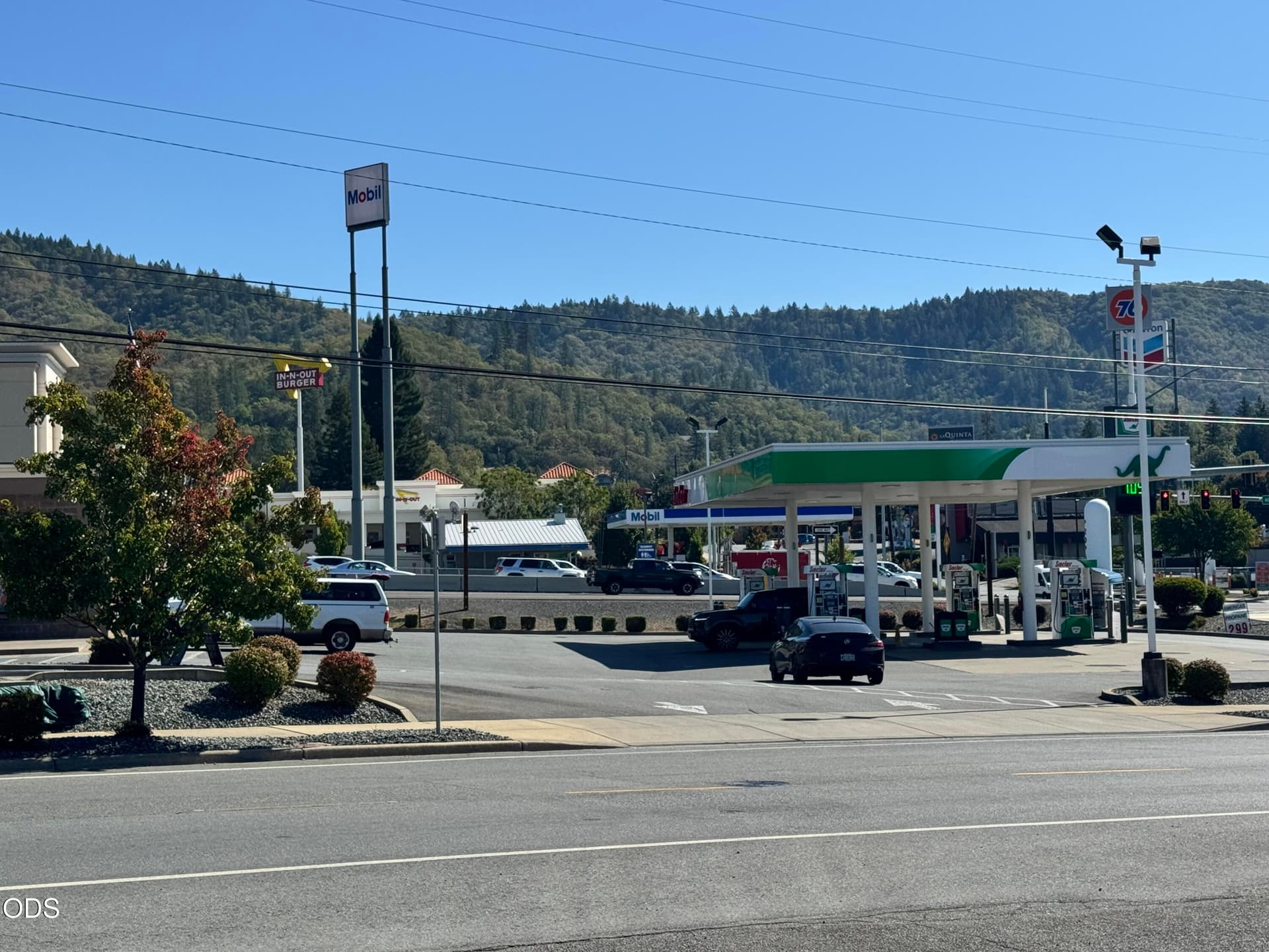 IMG_4433. Photo 2 of 3, 2030 NW Vine Street, Grants Pass, OR 97526