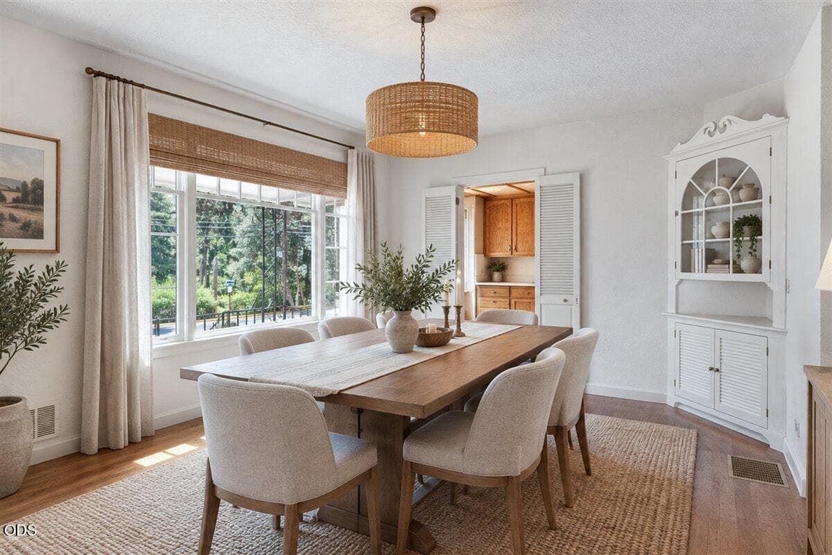1-Dining Staged. Photo 5 of 46, 119 Granite Street, Ashland, OR 97520