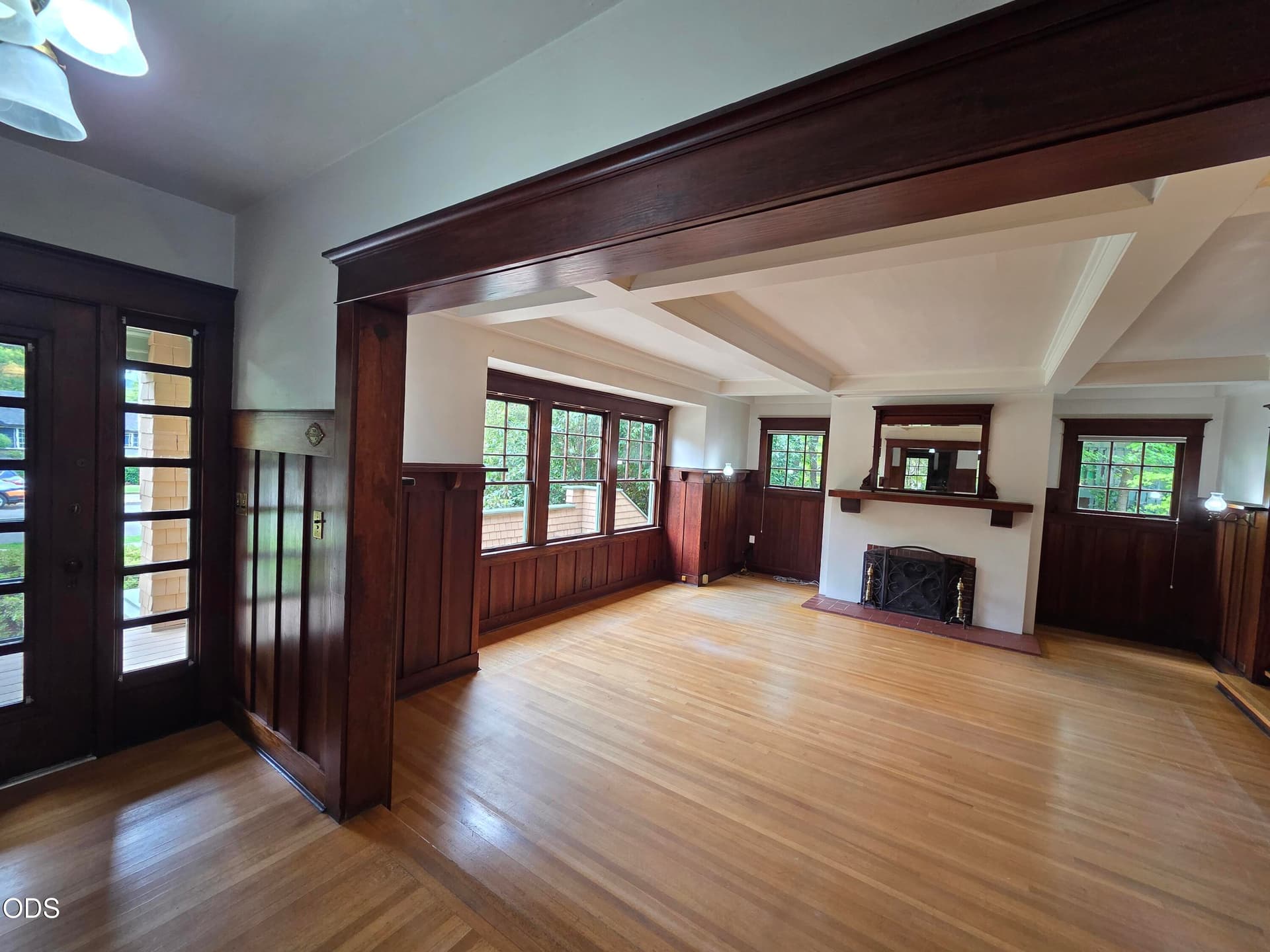 Formal Living. Photo 4 of 43, 612 NW 3rd Street, Grants Pass, OR 97526