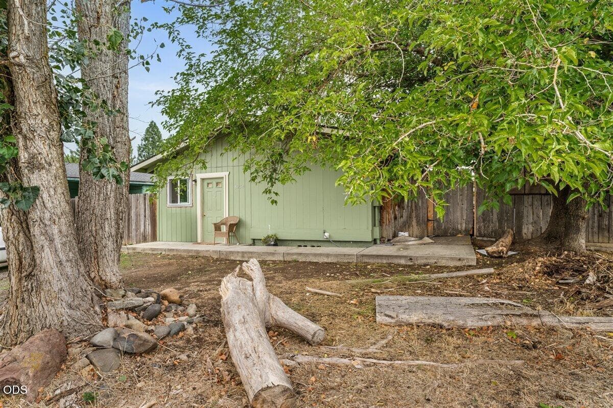 2. Photo 2 of 20, 8254 Kimberly Court, White City, OR 97503