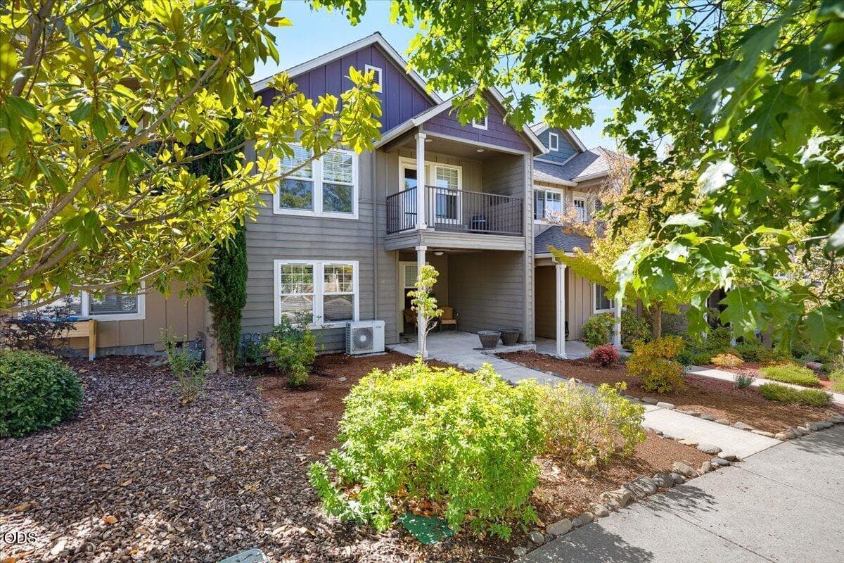 1. Photo 1 of 20, 552 Fair Oaks Avenue, Ashland, OR 97520