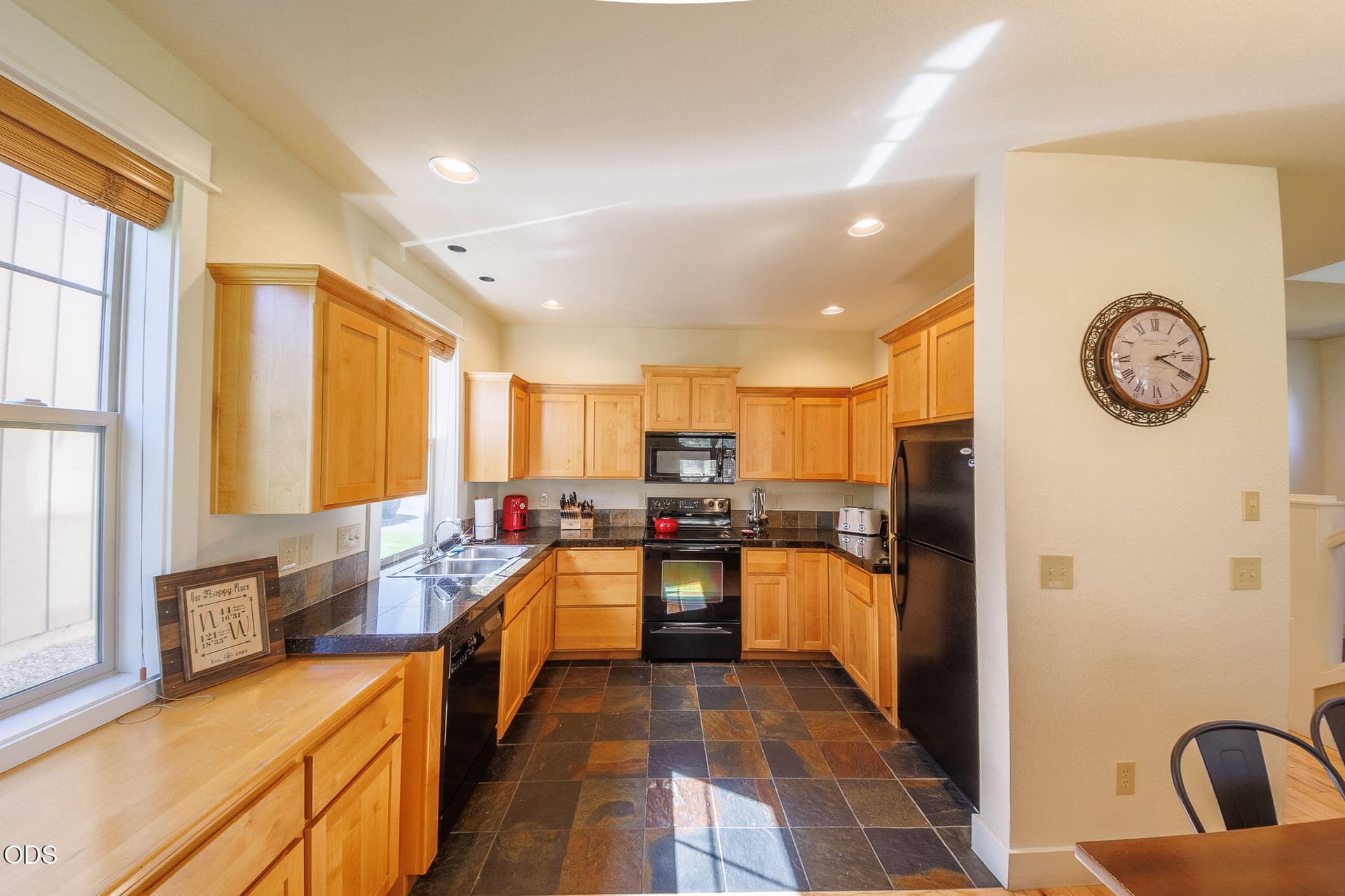 3-web-or-mls-11047 Desert Sky Loop (2 of. Photo 5 of 35, 11047 Desert Sky Loop, Redmond, OR 97756