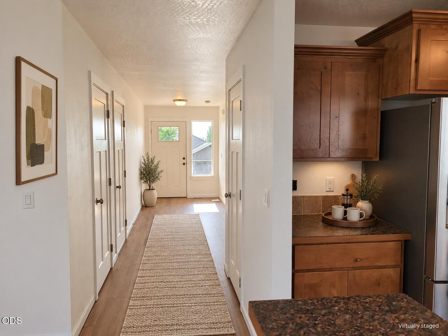 Frostline_Stay_12_Entry_Virtually_Staged. Photo 4 of 24, 2470 Herrington Way, Medford, OR 97504