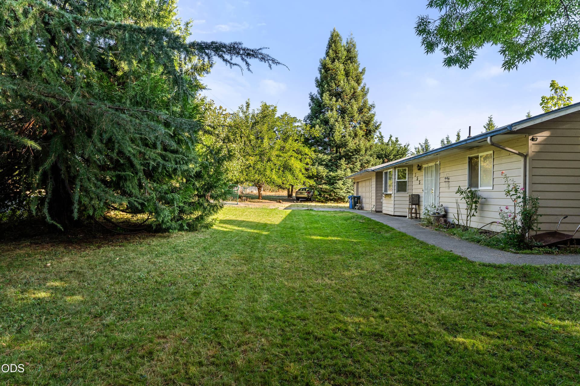 04-EXT (4 of 14). Photo 3 of 25, 355 Cheslock Road, Grants Pass, OR 97527