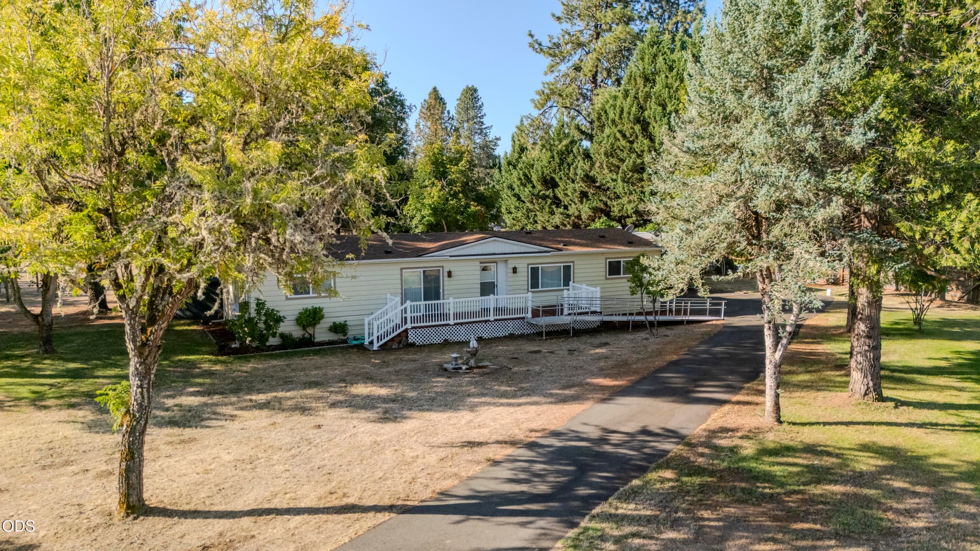 01. Photo 1 of 44, 8290 E Evans Creek Road, Rogue River, OR 97537