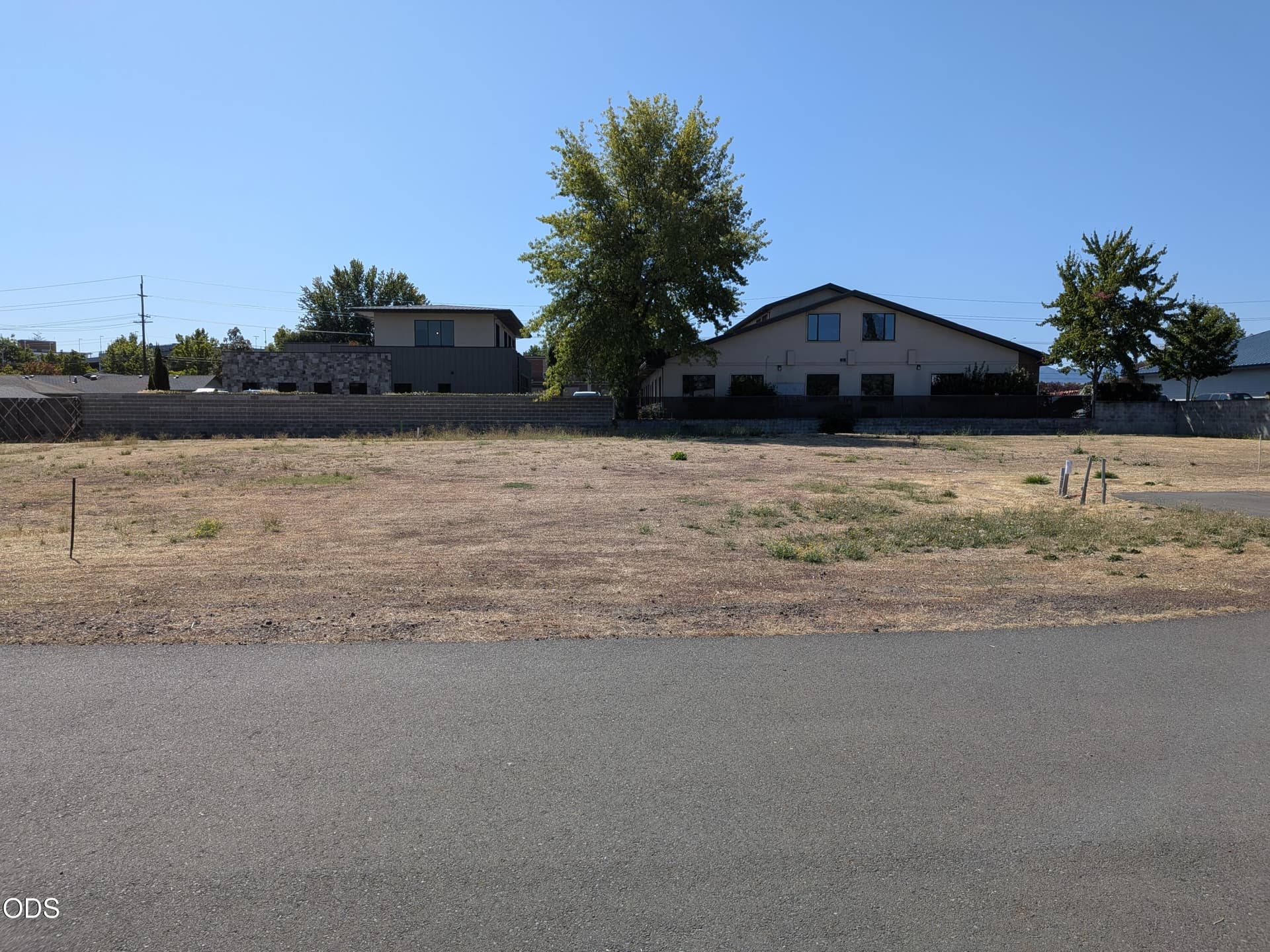 04 1233 b. Photo 3 of 11, 1233 Corona Avenue, Medford, OR 97504