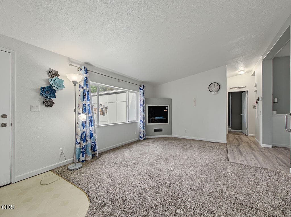 P9180177. Photo 3 of 29, 1260 Homedale Road, Klamath Falls, OR 97603