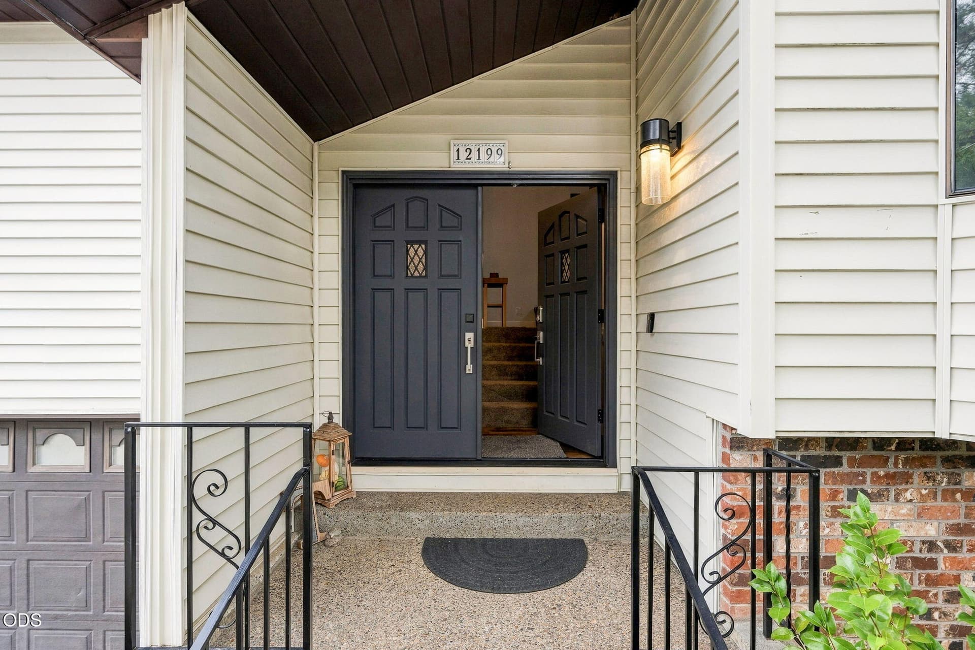 3-web-or-mls-3 Entrance. Photo 3 of 65, 12199 SE Henderson Drive, Portland, OR 97266