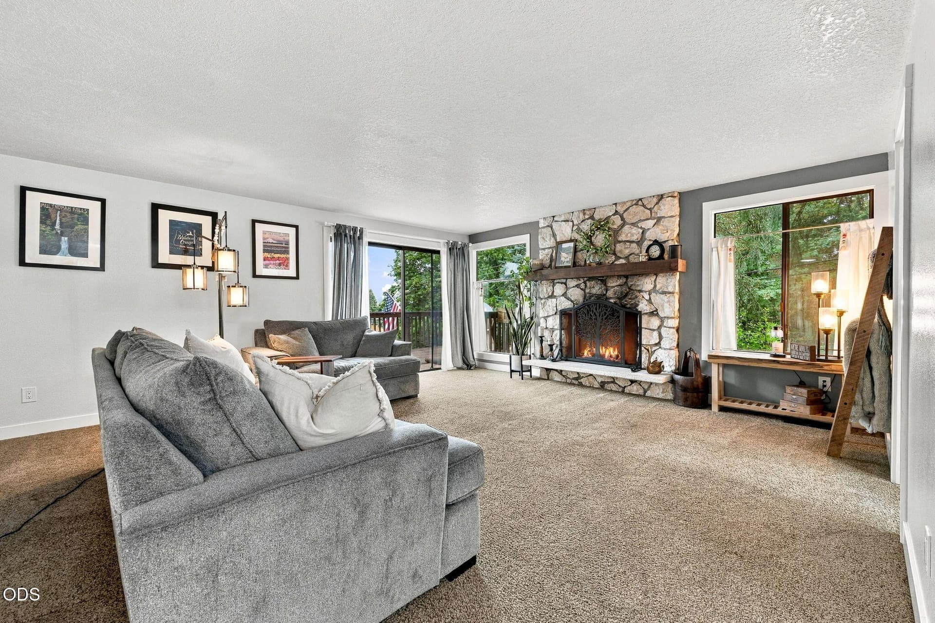 5-web-or-mls-5 Living room. Photo 5 of 65, 12199 SE Henderson Drive, Portland, OR 97266