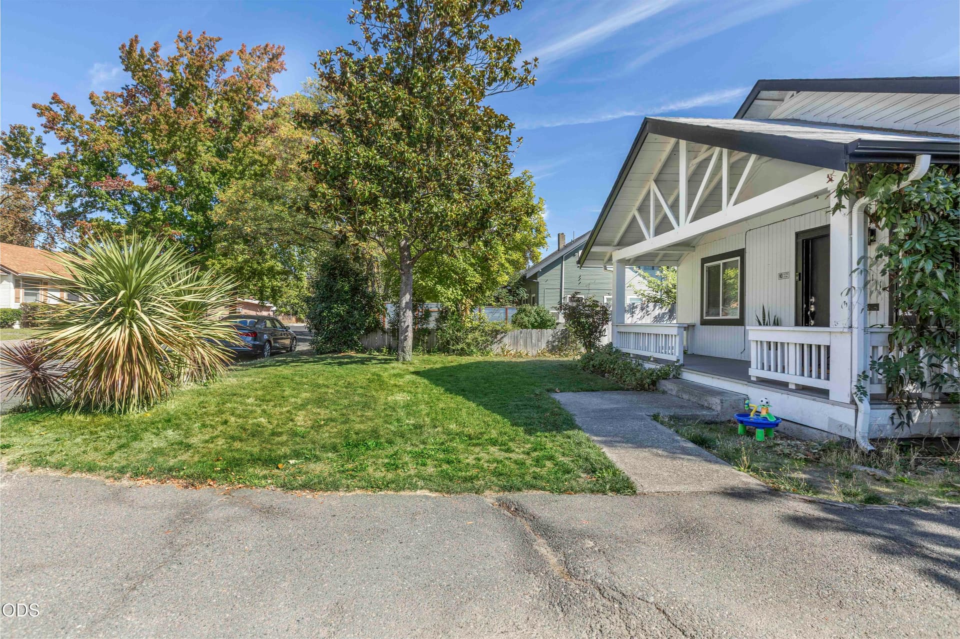 Front View. Photo 4 of 48, 711 SW H Street, Grants Pass, OR 97526