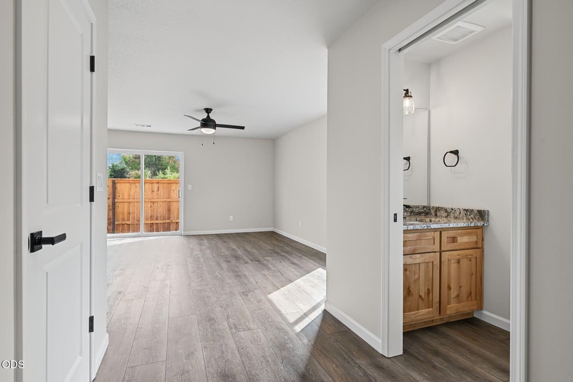 7-web-or-mls-171 Champagne007. Photo 4 of 24, 171 SE Champagne Court, Grants Pass, OR 97527