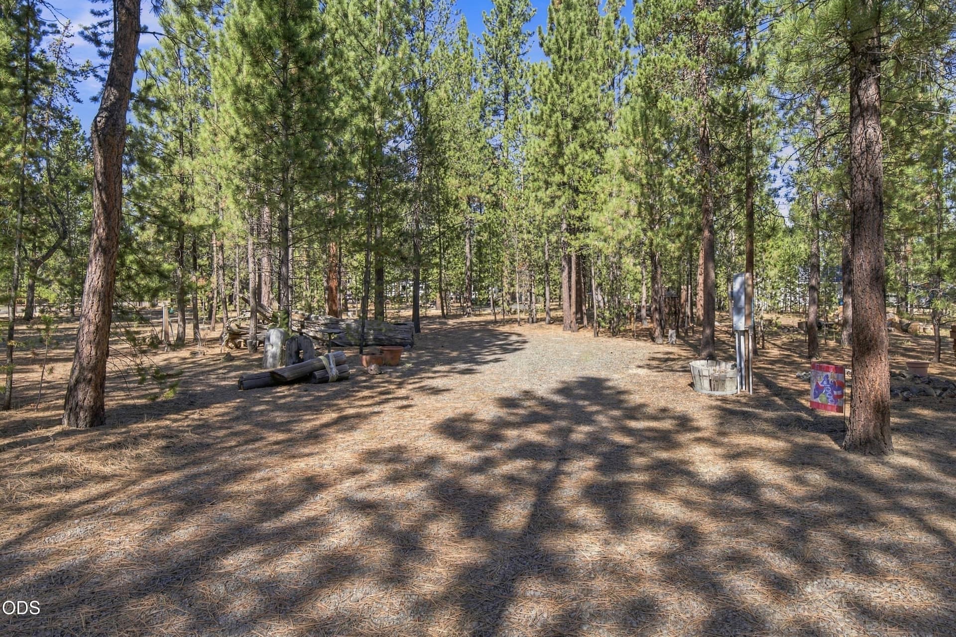 Circular gravel driveway. Photo 4 of 10, 50874 Deer Forest Drive, La Pine, OR 97739