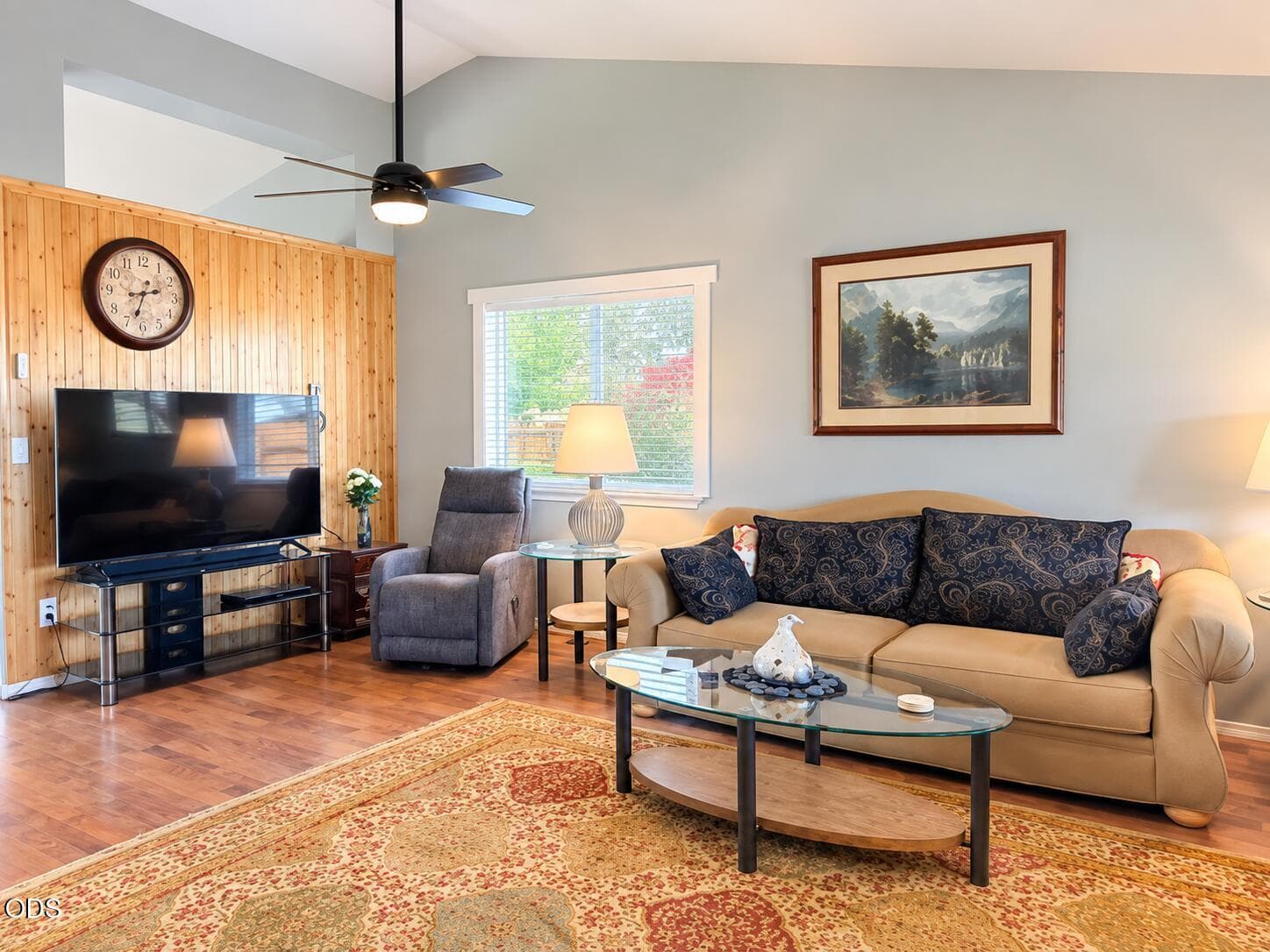 living room1. Photo 3 of 36, 2155 NW 22nd Street, Redmond, OR 97756