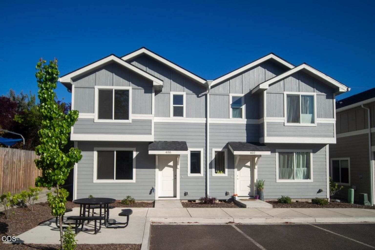 20240409171927279697000000-o. Photo 1 of 24, 400 Oak Street, Phoenix, OR 97535