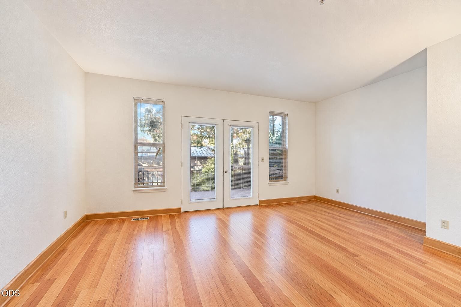 7. Photo 4 of 18, 49 California Street, Ashland, OR 97520