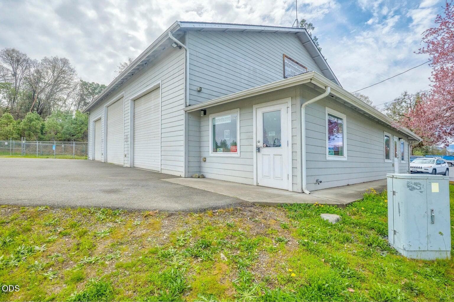 20250428175020638953000000-o. Photo 1 of 9, 103 Merlin Road, Merlin, OR 97532