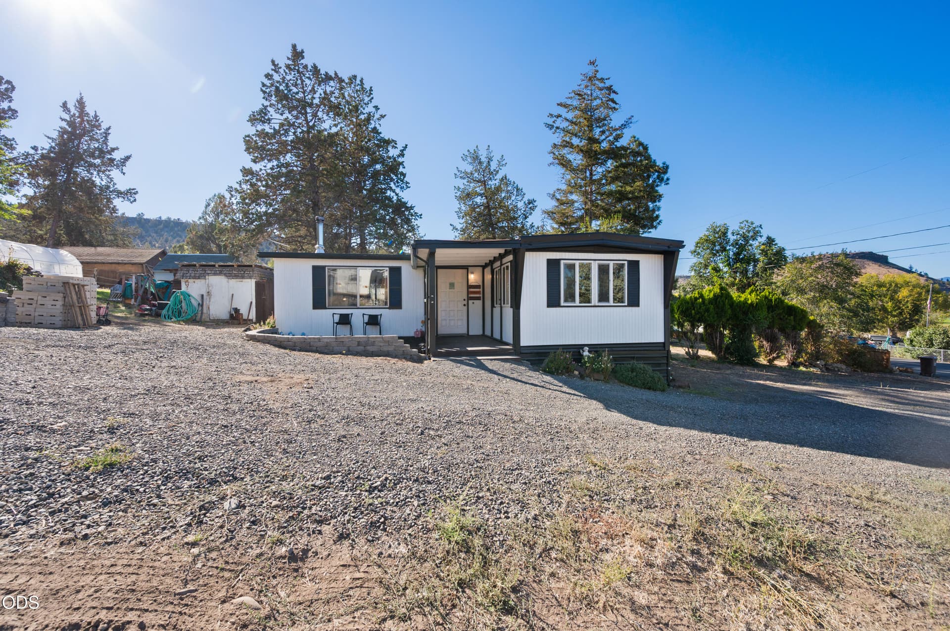 996SWCrestviewRd-3. Photo 4 of 36, 996 SW Crestview Road, Prineville, OR 97754